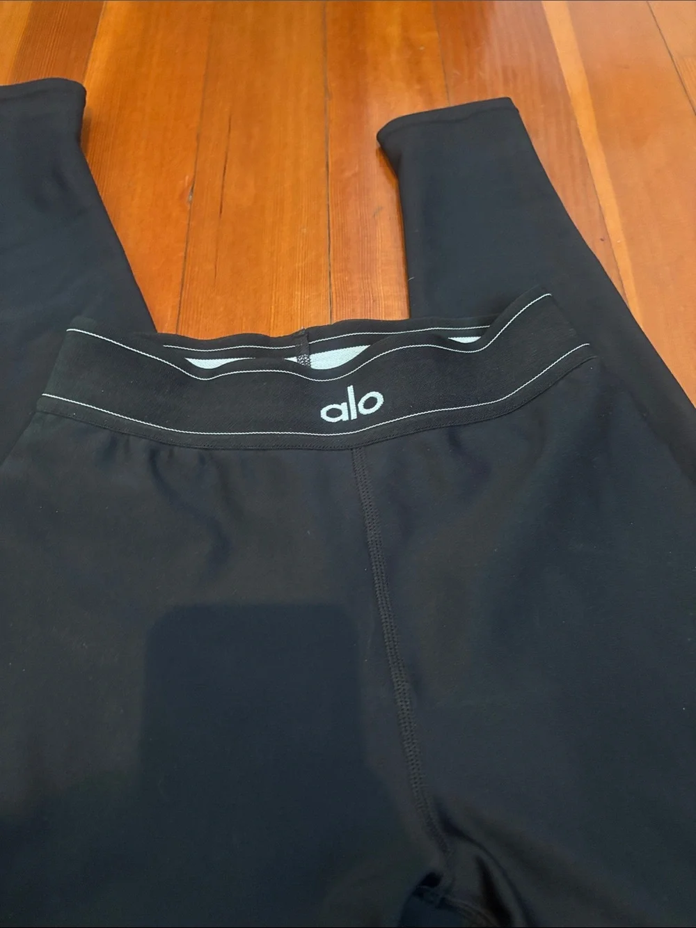 Alo Yoga Airlift High-Waist Suit Up Legging XXS like new